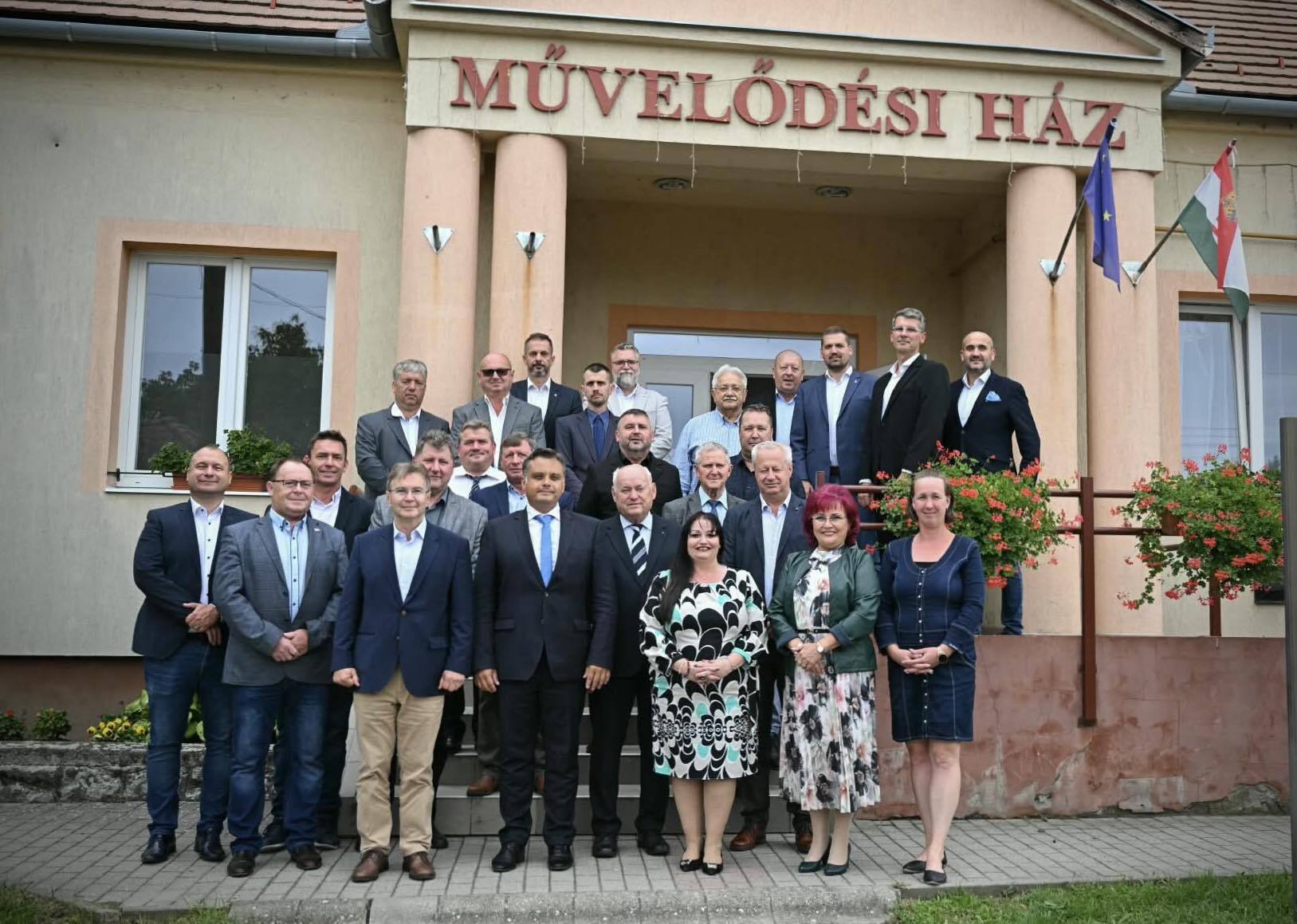 600275590 905346181832435 5581617520433054833 n