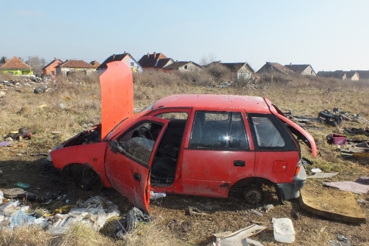 heves-kocsi-bontott-police