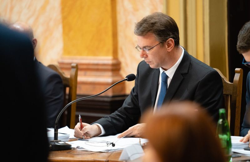 mirkoczki-eve-facebook