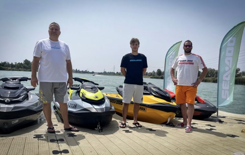 jetski-kissnorbi