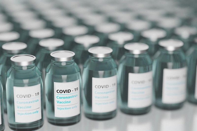 vaccine-5895477_1280