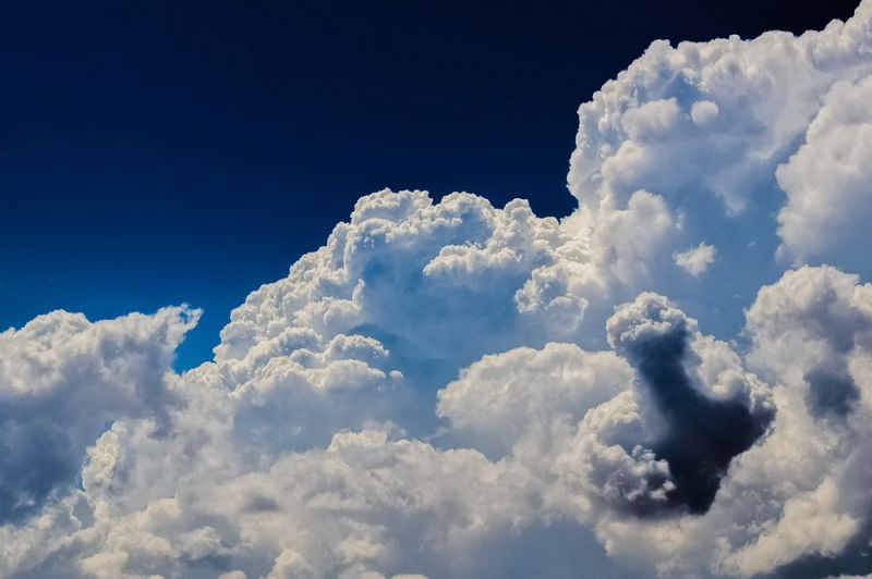 clouds-2329680_1280