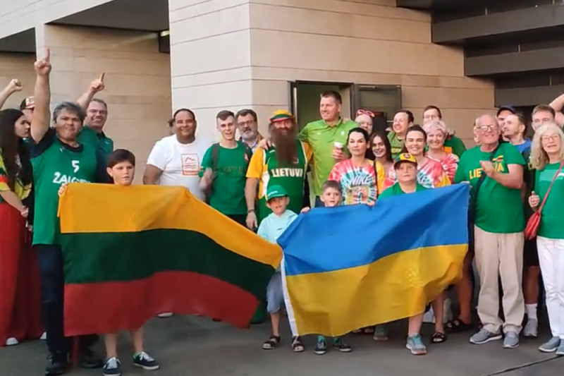 litán szurkolók ukrán zászló